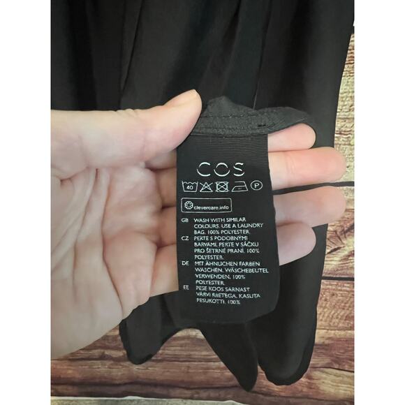 COS Midi Dress Tiered Black Sleeveless Satin Scoop Neck Womens Size 10 Large - Picture 4 of 9